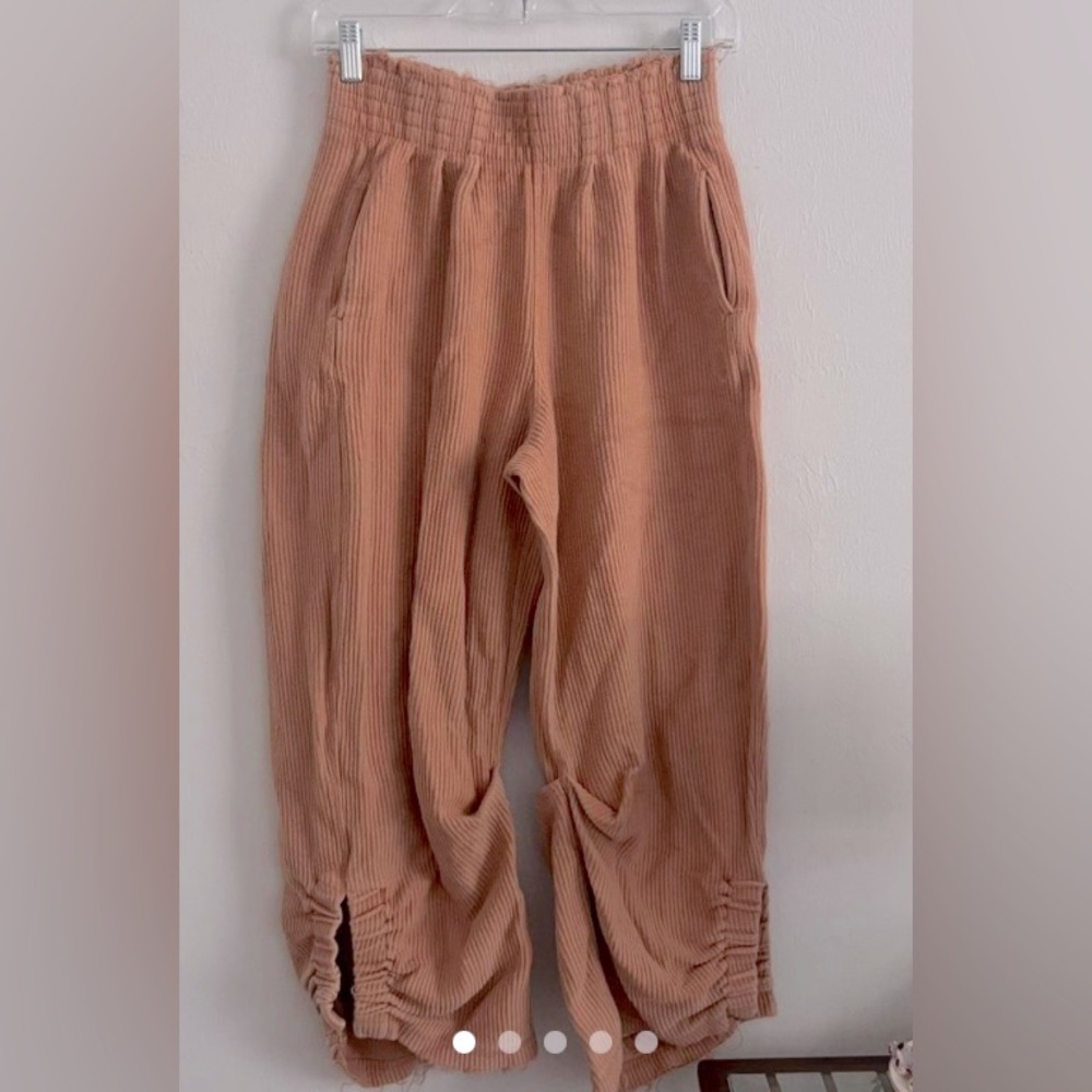 Free People Cropped Ribbed Joggers in Dusty Rose